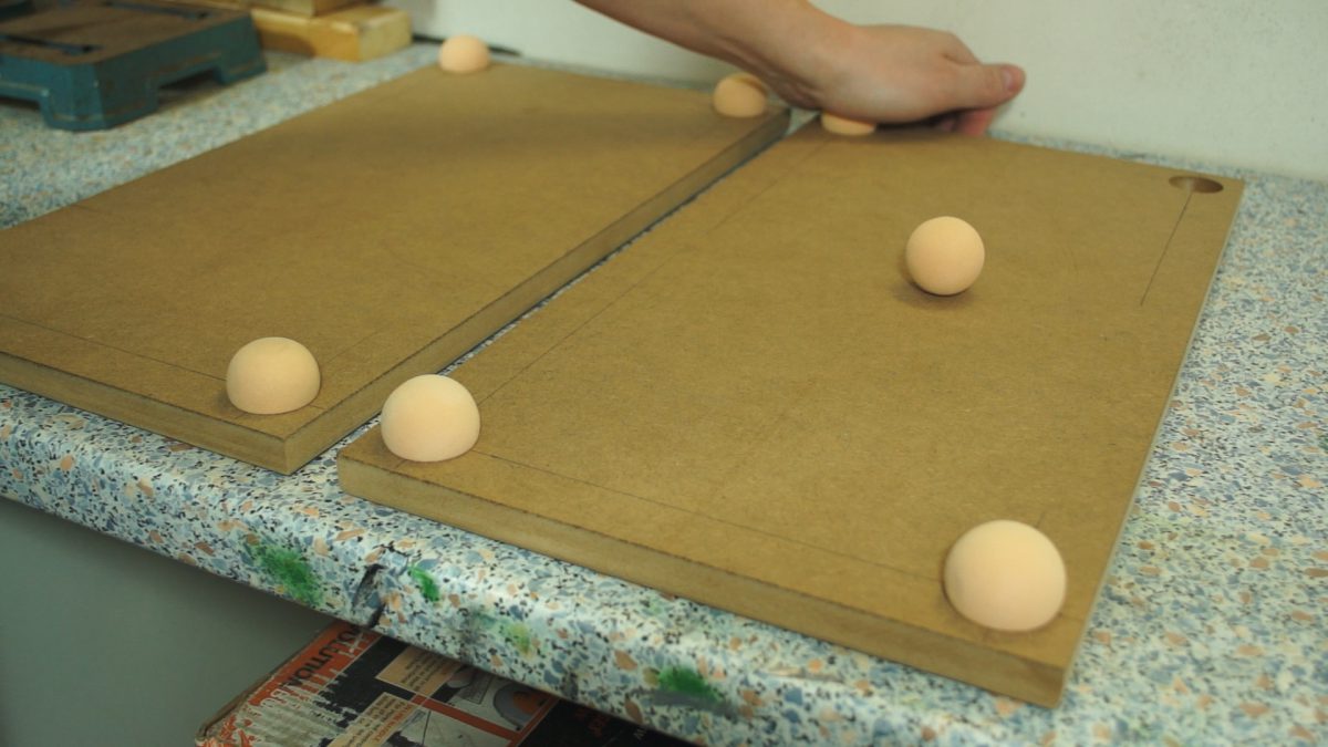 Moosgummikugeln als Schwingungsdämpfer